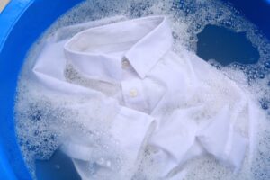 Cleaning dirt clothes, bersihkan noda kemeja